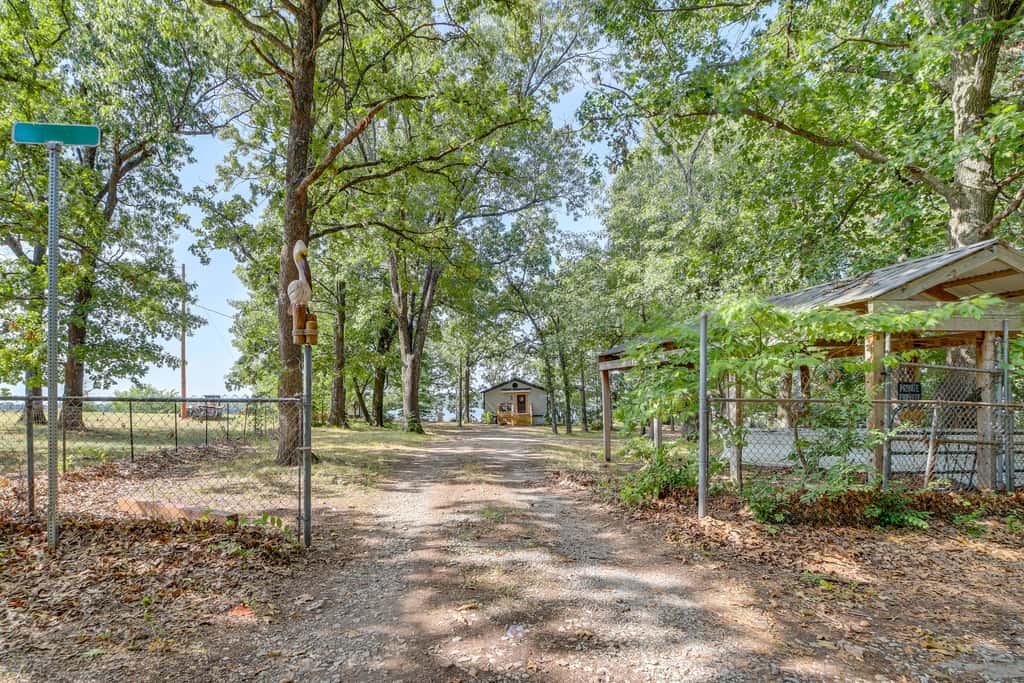 Private Hot Tub & Dock: Lakefront Grove Retreat!