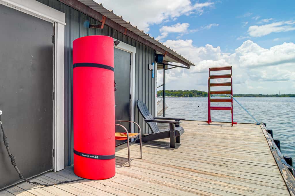 Private Hot Tub & Dock: Lakefront Grove Retreat!