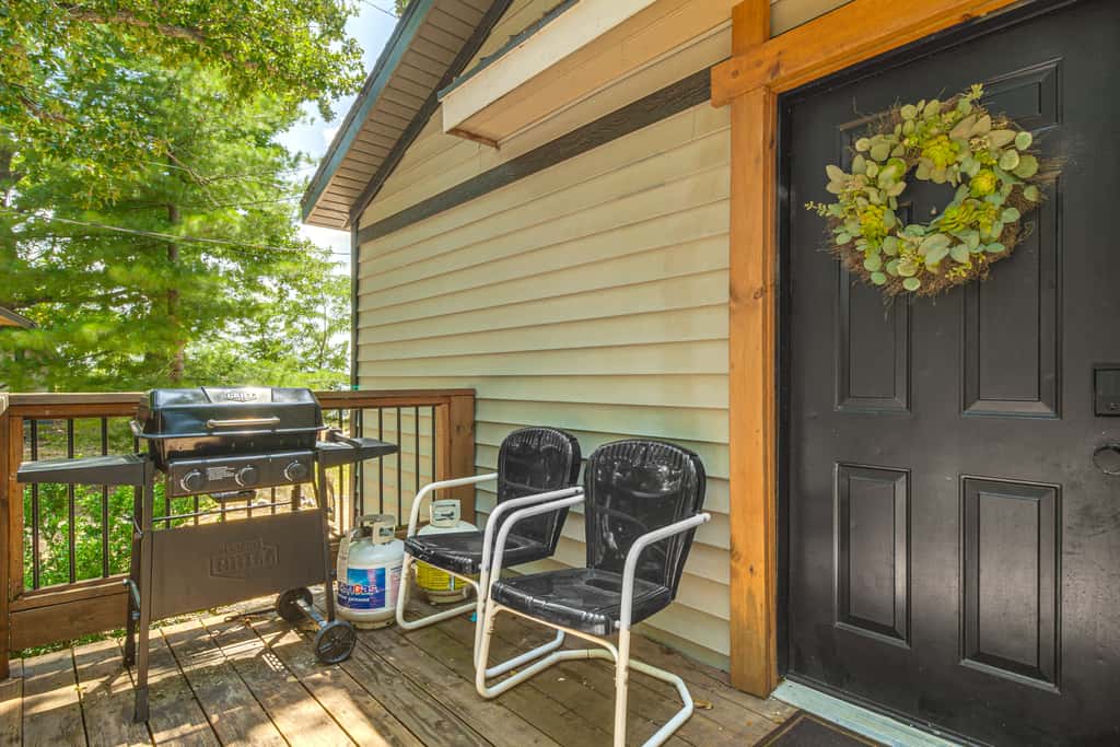 Private Hot Tub & Dock: Lakefront Grove Retreat!