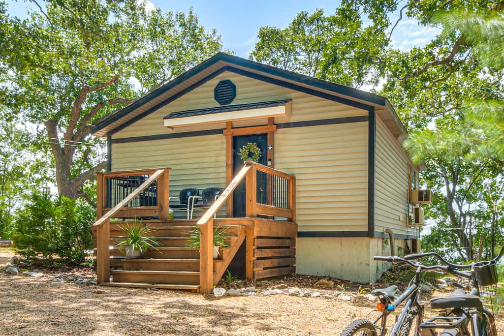 Private Hot Tub & Dock: Lakefront Grove Retreat!