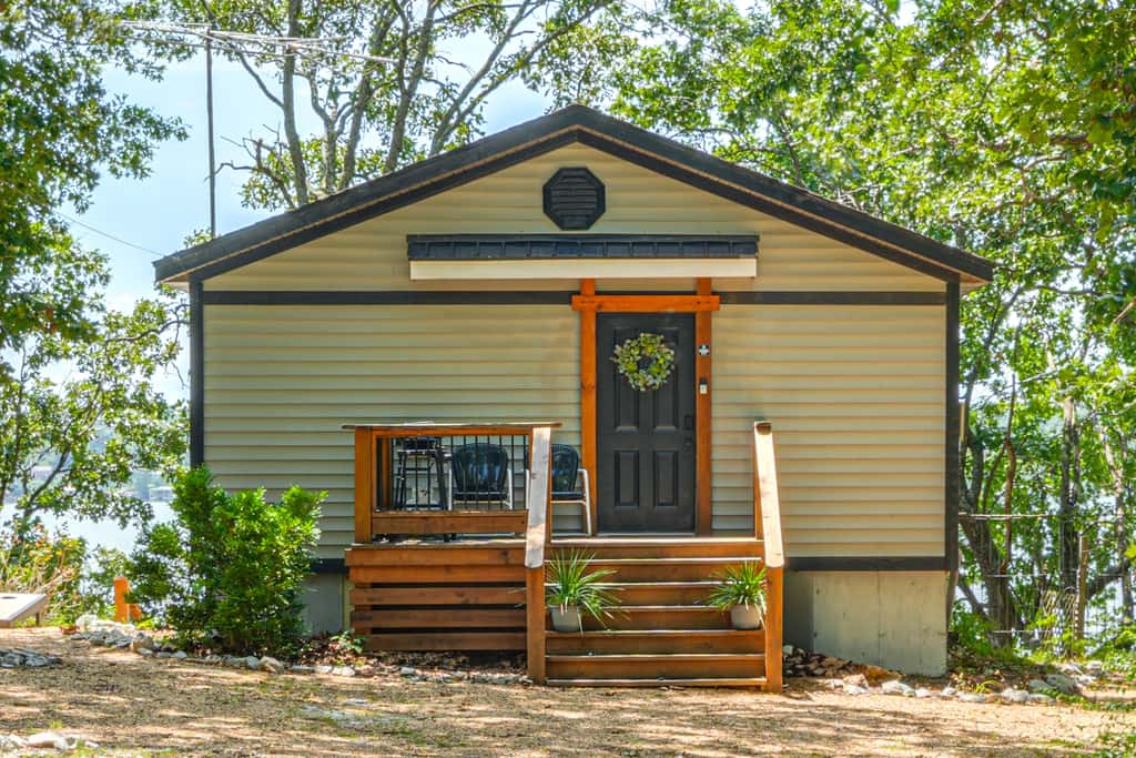 Private Hot Tub & Dock: Lakefront Grove Retreat!