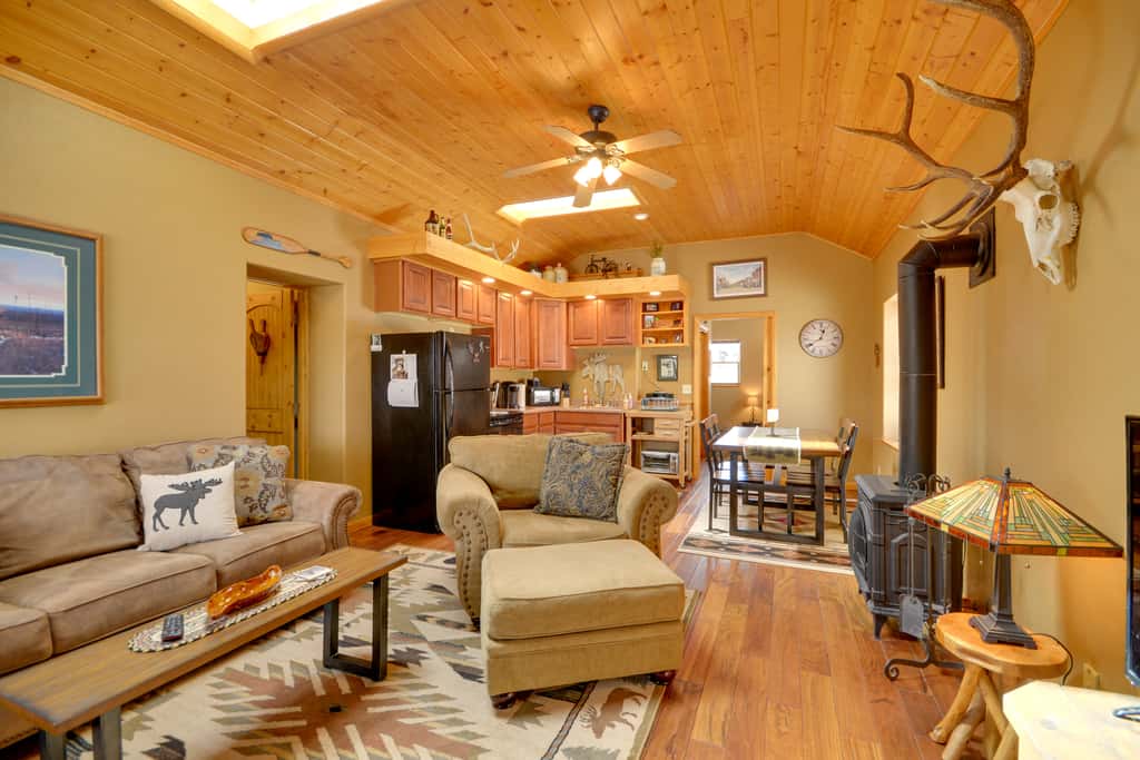 Red Lodge Retreat w/ Hot Tub: 3 Blocks to Downtown