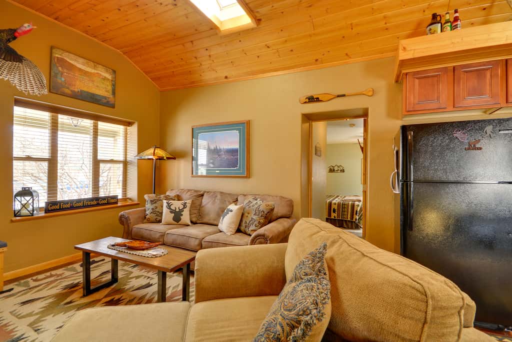 Red Lodge Retreat w/ Hot Tub: 3 Blocks to Downtown