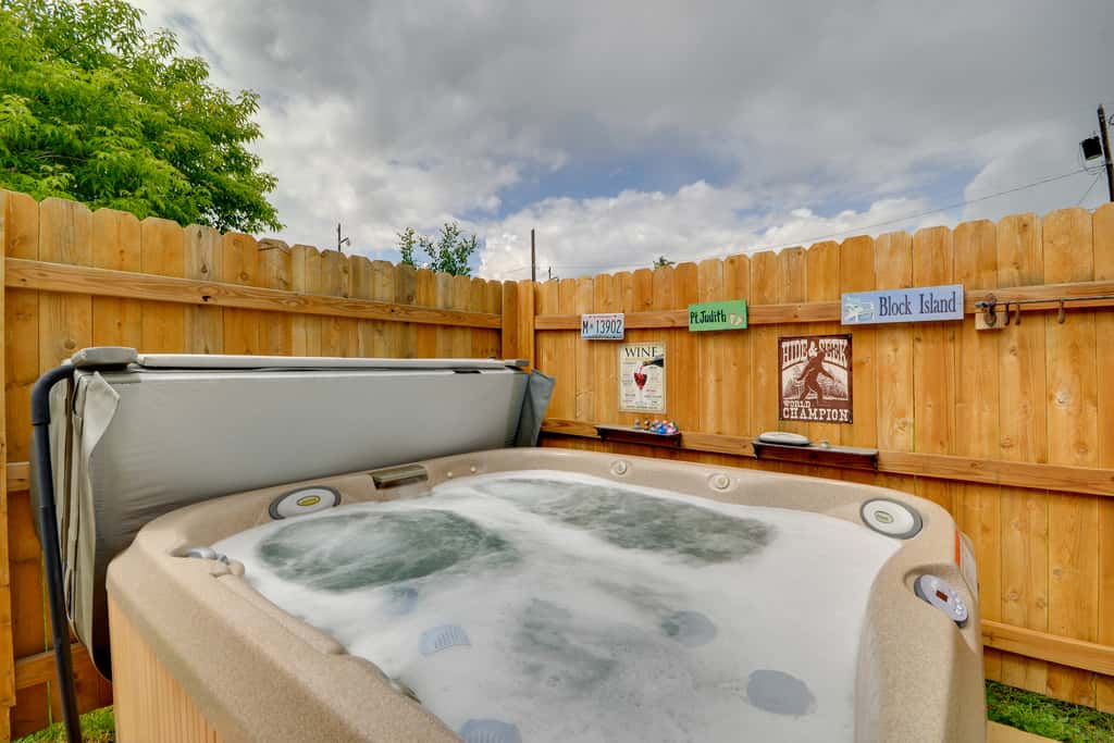 Red Lodge Retreat w/ Hot Tub: 3 Blocks to Downtown