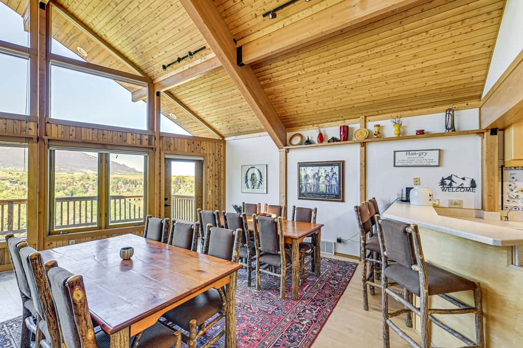 1 Mi to Dtwn Red Lodge: Mtn-View Cabin Getaway