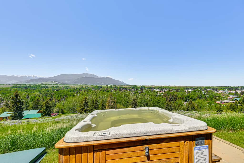 1 Mi to Dtwn Red Lodge: Mtn-View Cabin Getaway
