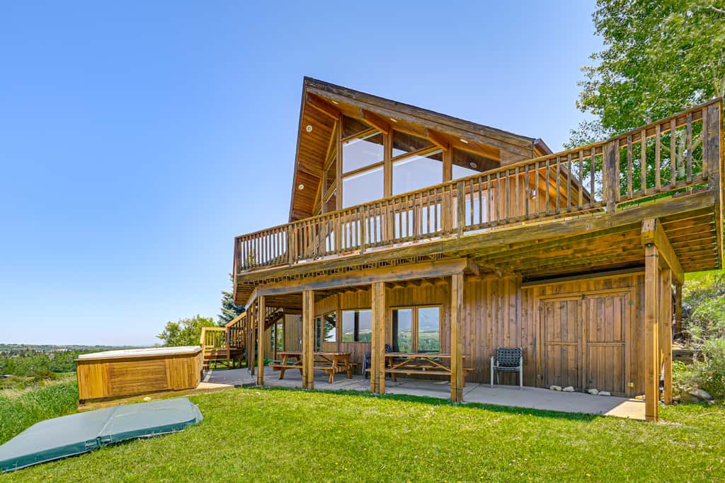 1 Mi to Dtwn Red Lodge: Mtn-View Cabin Getaway