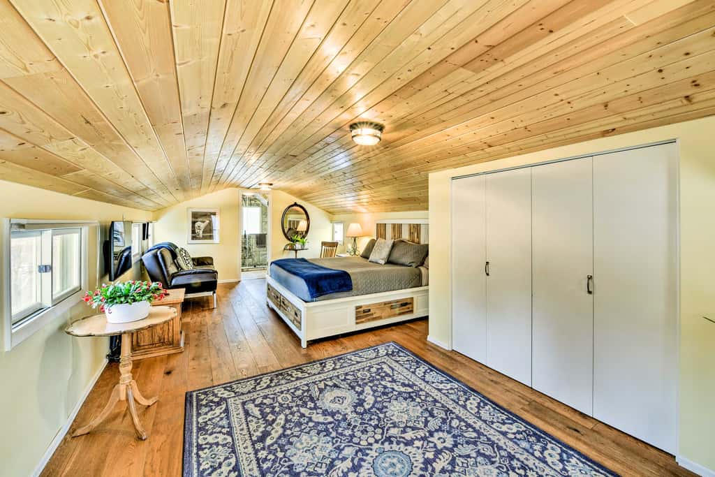 Charming Buena Vista Creekside Home: Walk to Main!