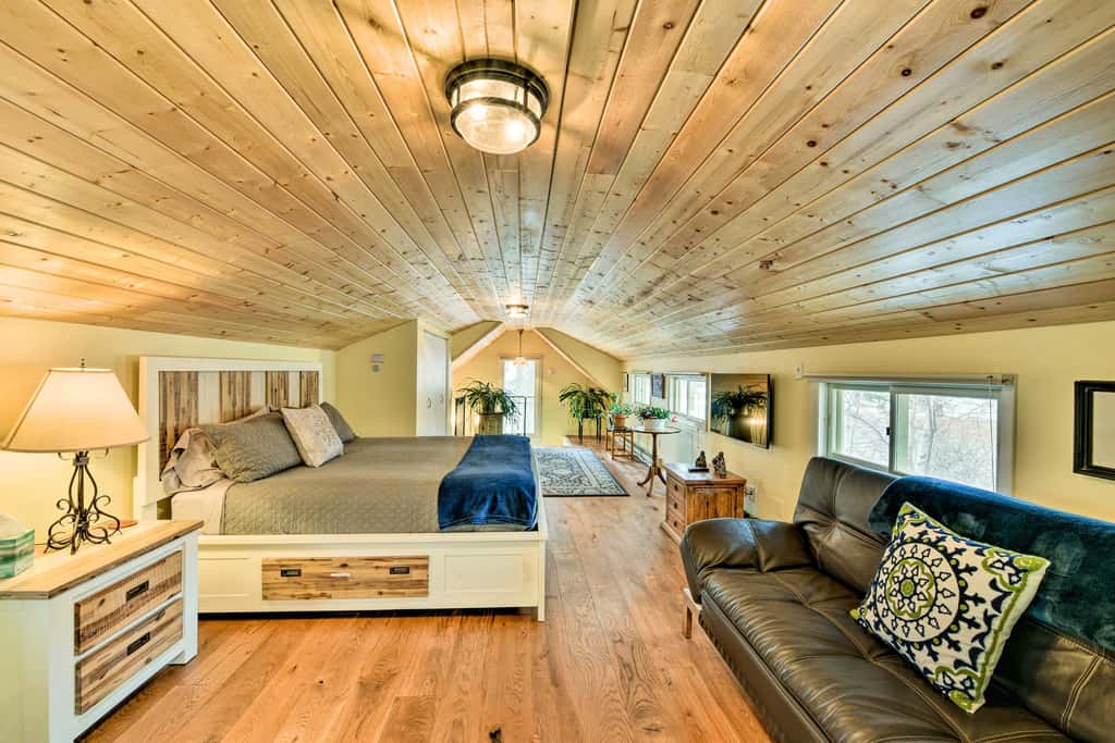 Charming Buena Vista Creekside Home: Walk to Main!