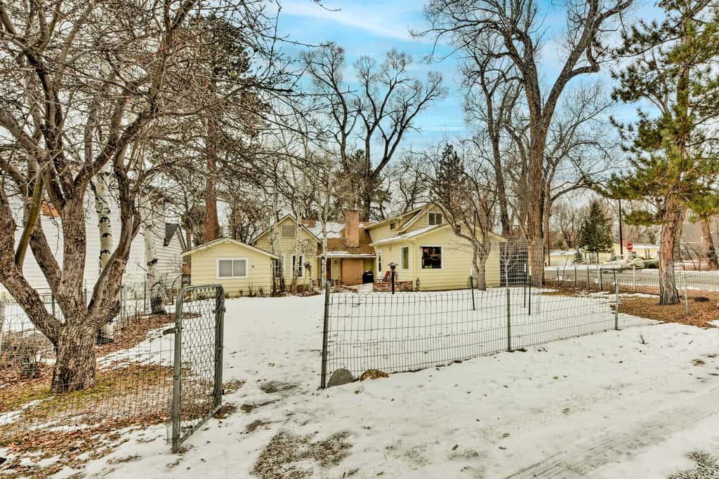 Charming Buena Vista Creekside Home: Walk to Main!