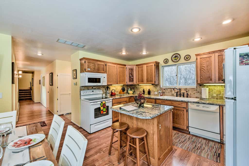 Charming Buena Vista Creekside Home: Walk to Main!