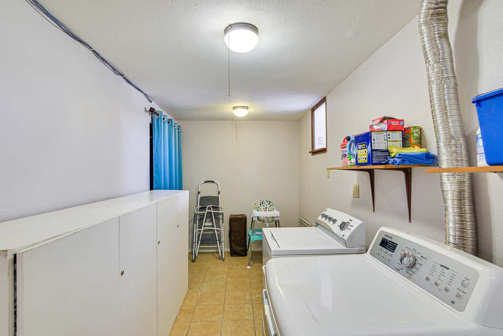 Pet-Friendly Buena Vista Home w/ Yard & Hot Tub!