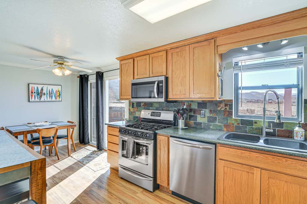 Pet-Friendly Buena Vista Home w/ Yard & Hot Tub!