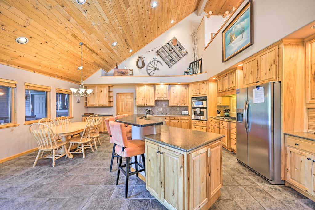 Charming, Spacious & Pet-Friendly Buena Vista Home