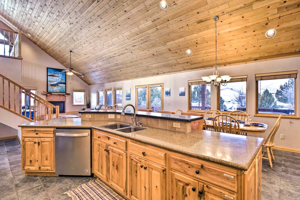 Charming, Spacious & Pet-Friendly Buena Vista Home