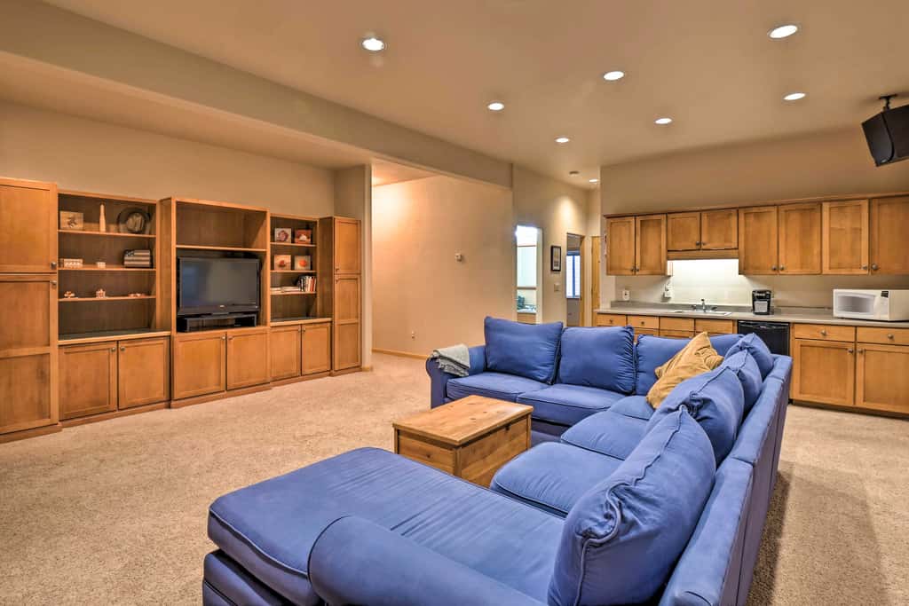 Charming, Spacious & Pet-Friendly Buena Vista Home