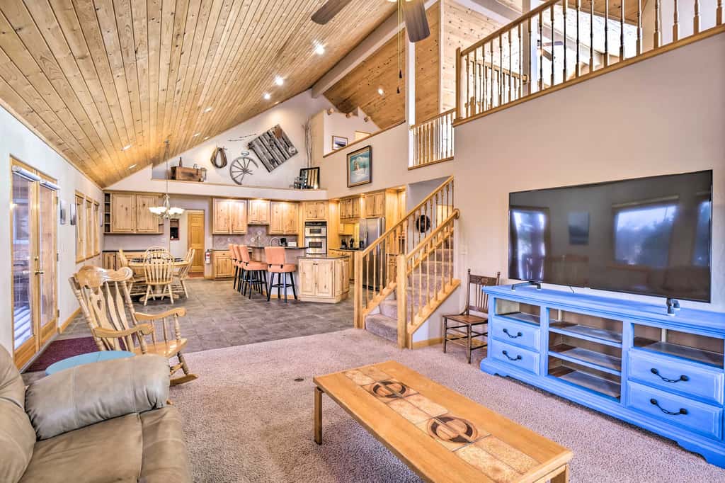 Charming, Spacious & Pet-Friendly Buena Vista Home