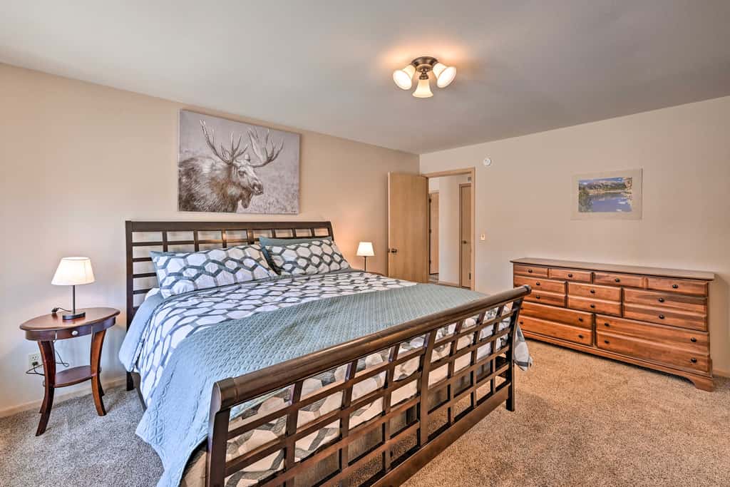 Charming Buena Vista Home w/ Hot Tub + Deck!