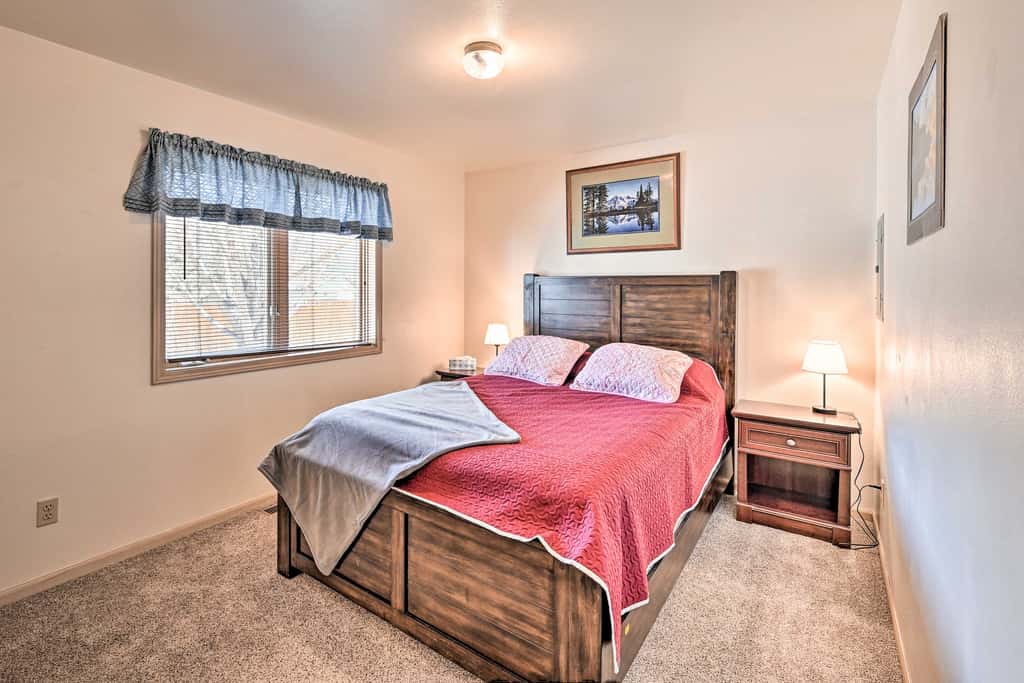 Charming Buena Vista Home w/ Hot Tub + Deck!