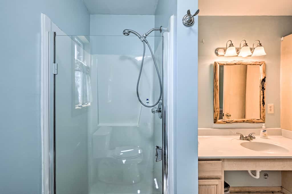 Charming Buena Vista Home w/ Hot Tub + Deck!