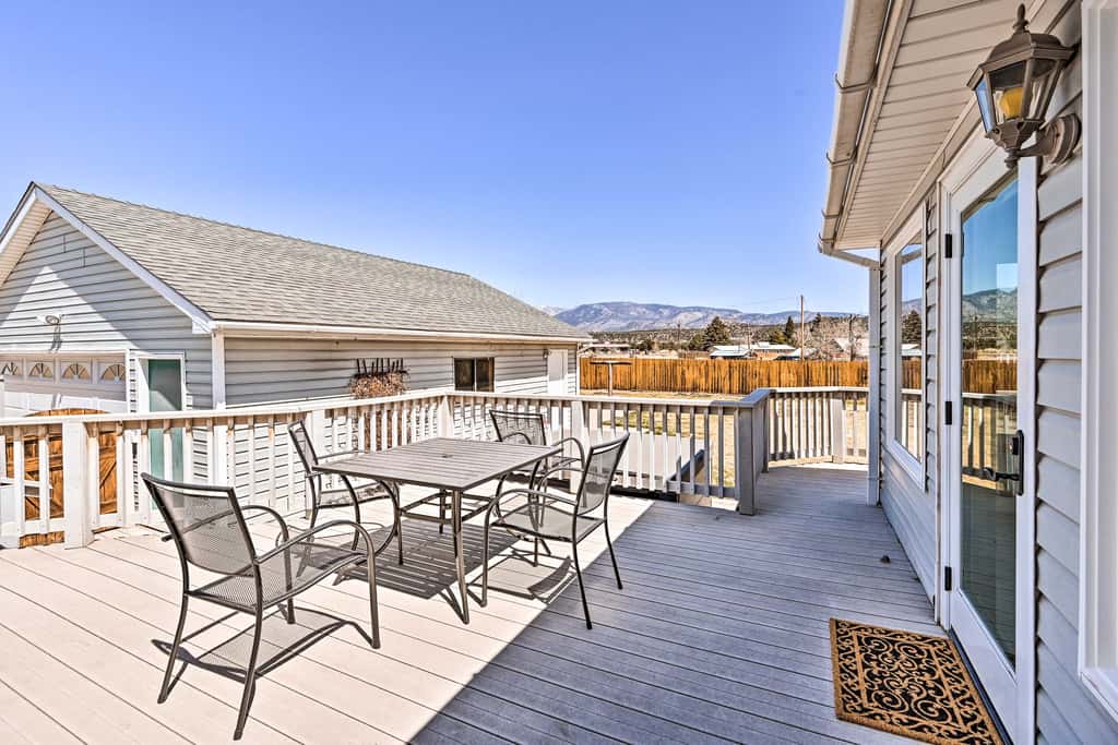 Charming Buena Vista Home w/ Hot Tub + Deck!