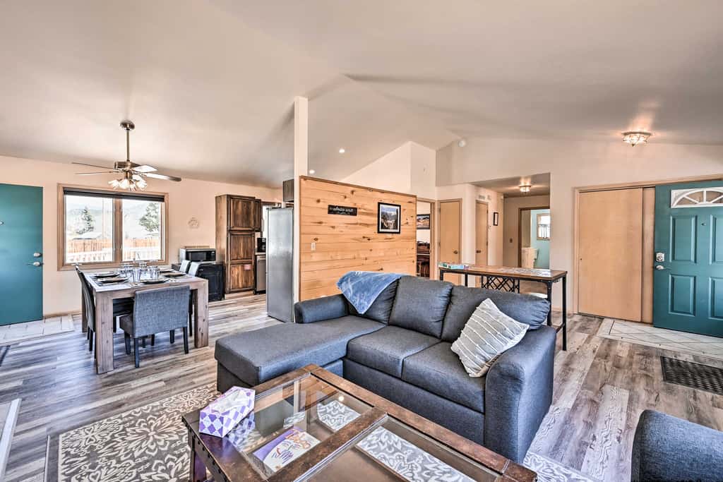 Charming Buena Vista Home w/ Hot Tub + Deck!