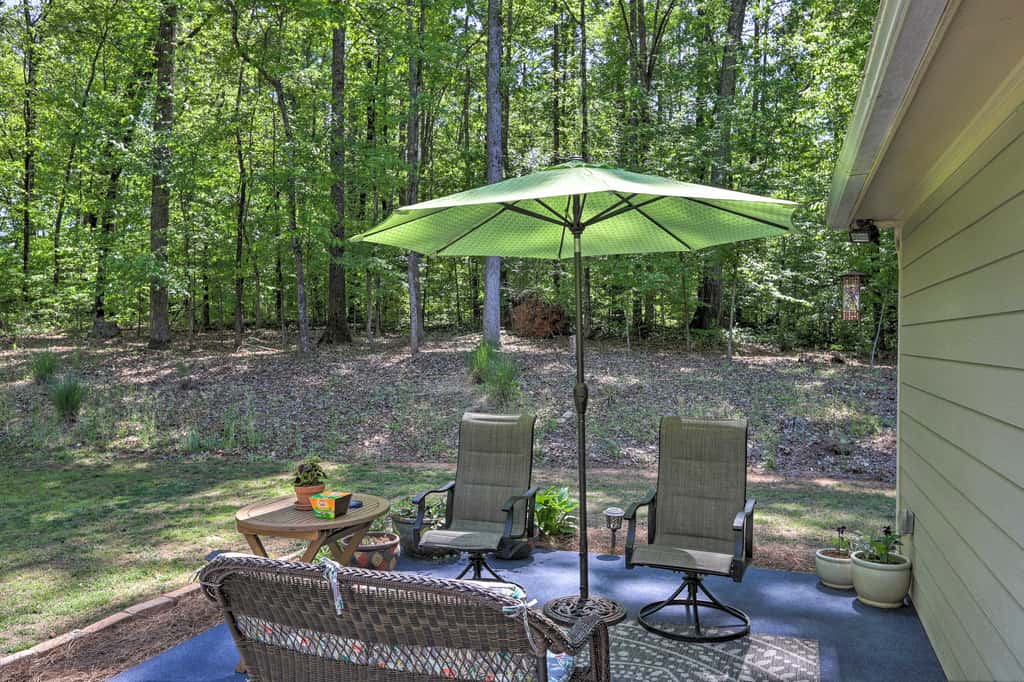 Family-Friendly Home w/ Lake Oconee Access + Patio