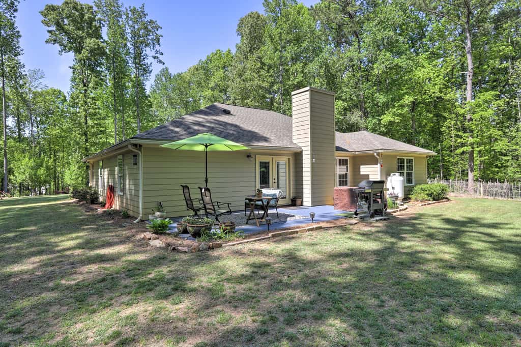 Family-Friendly Home w/ Lake Oconee Access + Patio