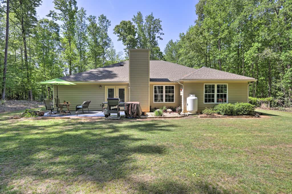 Family-Friendly Home w/ Lake Oconee Access + Patio