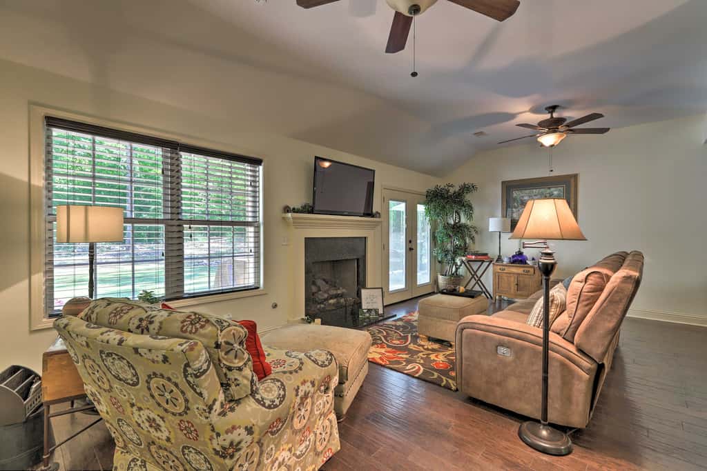 Family-Friendly Home w/ Lake Oconee Access + Patio