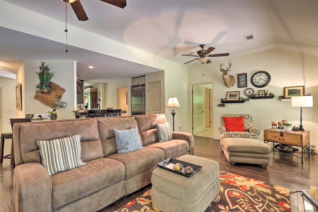 Family-Friendly Home w/ Lake Oconee Access + Patio