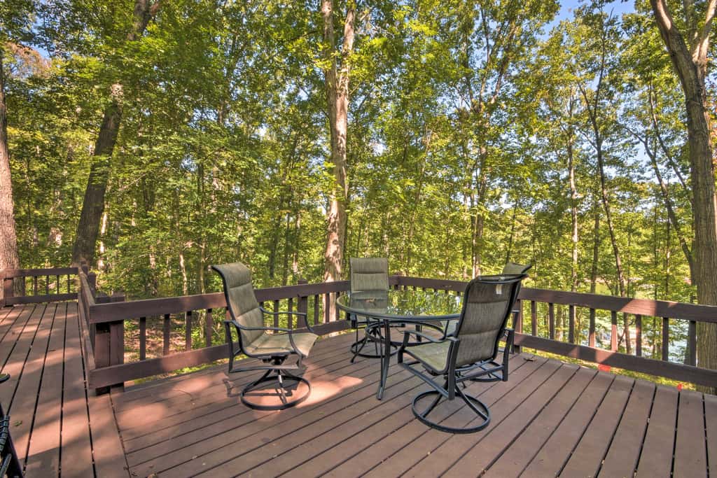 Lake Hartwell Home w/ Dock < 10 Miles to Clemson!