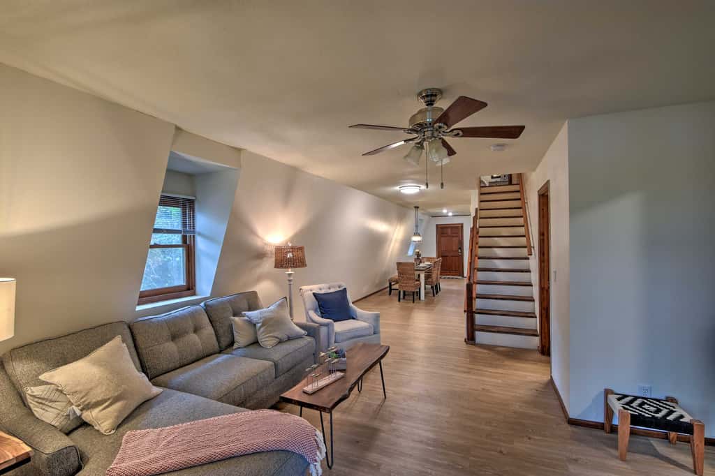 Lake Hartwell Home w/ Dock < 10 Miles to Clemson!