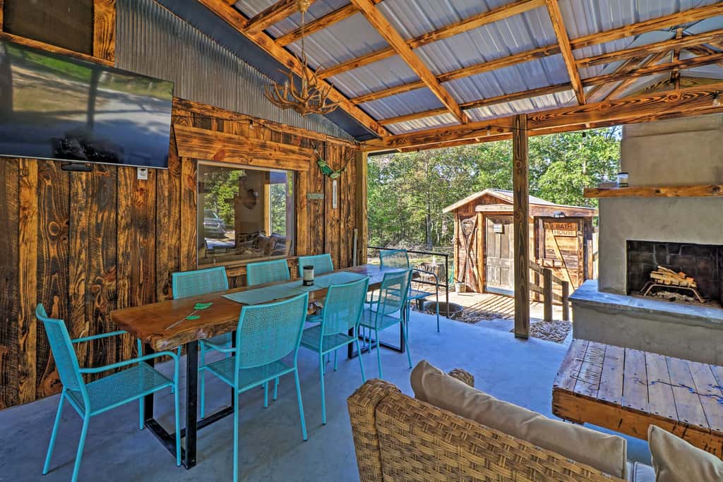 Cozy Cabin w/ Backyard Oasis: 11 Mi to Marina