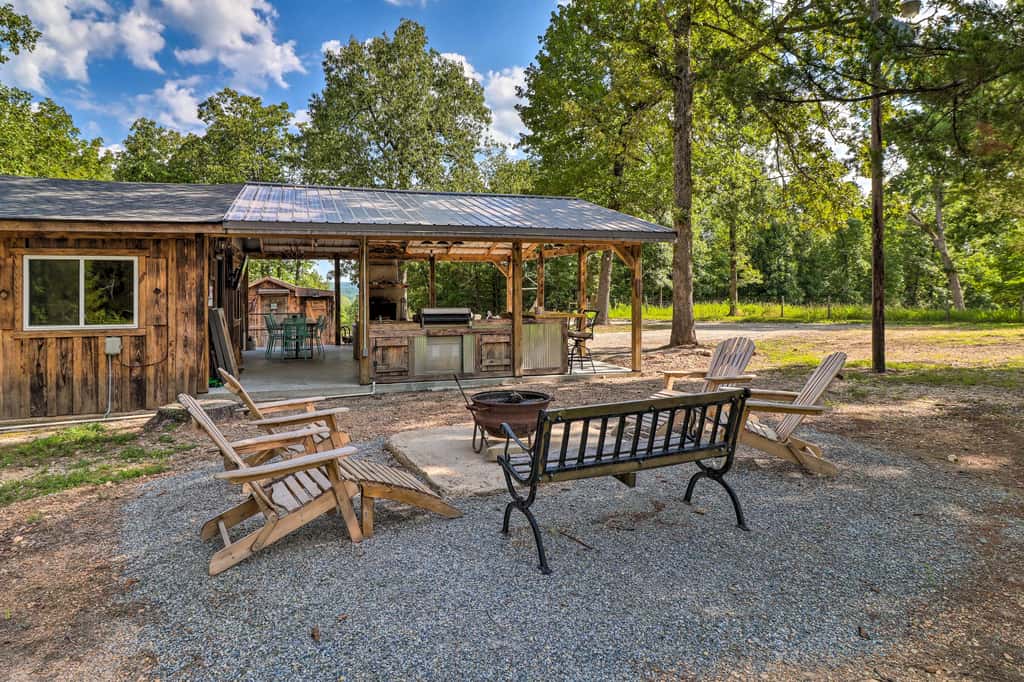 Cozy Cabin w/ Backyard Oasis: 11 Mi to Marina