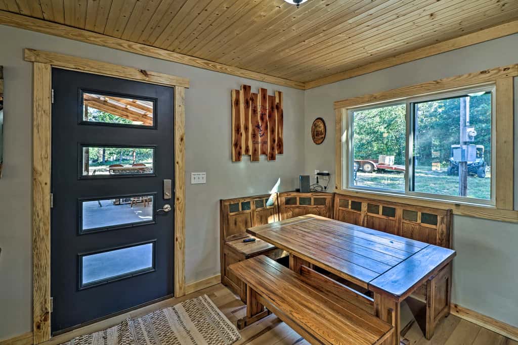 Cozy Cabin w/ Backyard Oasis: 11 Mi to Marina