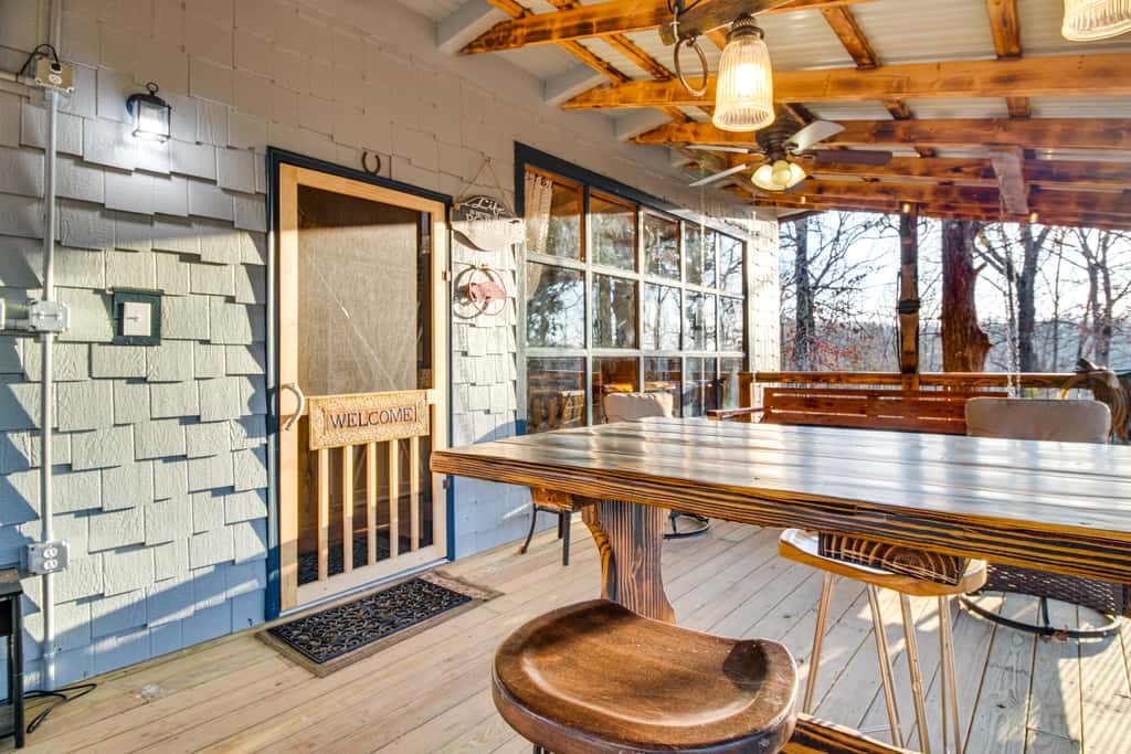Serene & Cozy Studio Cabin: Walk to Norfork Lake!