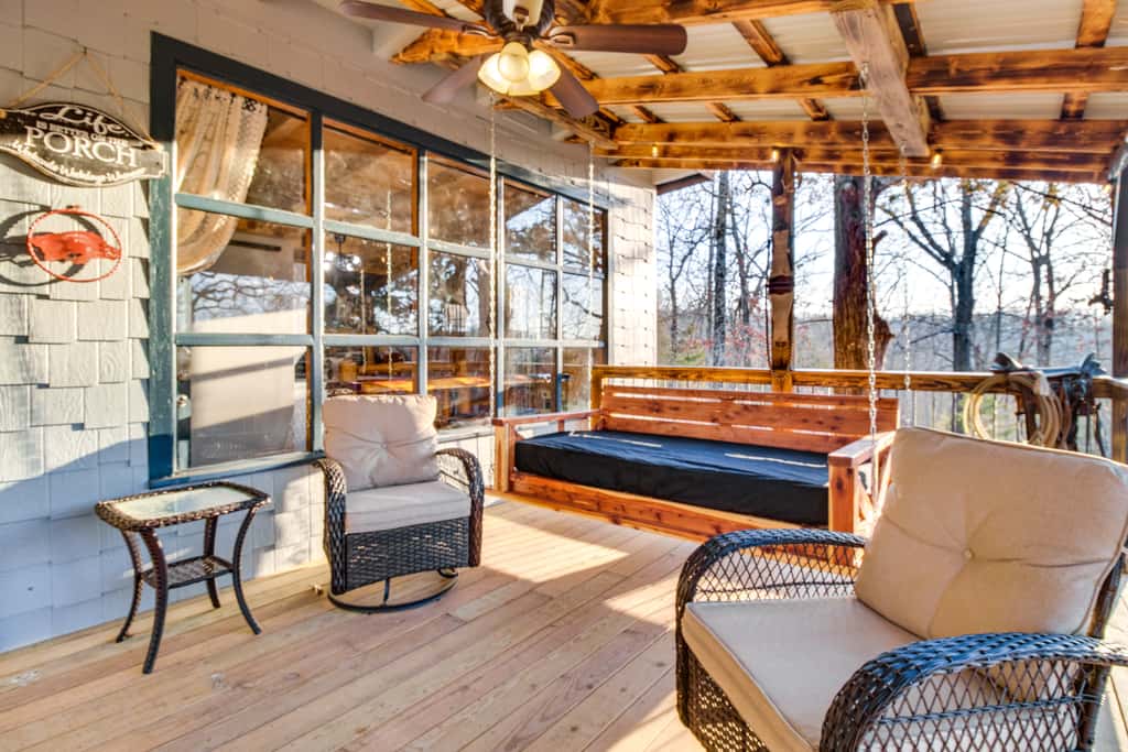 Serene & Cozy Studio Cabin: Walk to Norfork Lake!