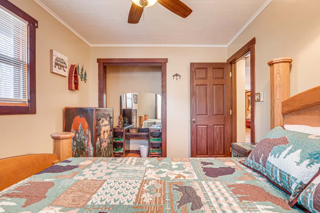 Hayward Home w/ Private Deck, Fire Pit & Kayak!