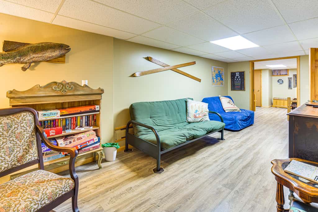 Hayward Home w/ Private Deck, Fire Pit & Kayak!