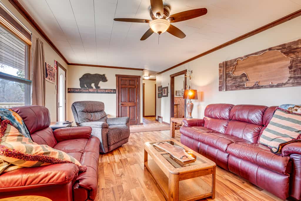 Hayward Home w/ Private Deck, Fire Pit & Kayak!