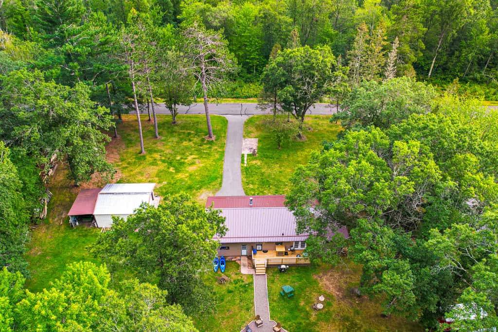 Hayward Home w/ Private Deck, Fire Pit & Kayak!