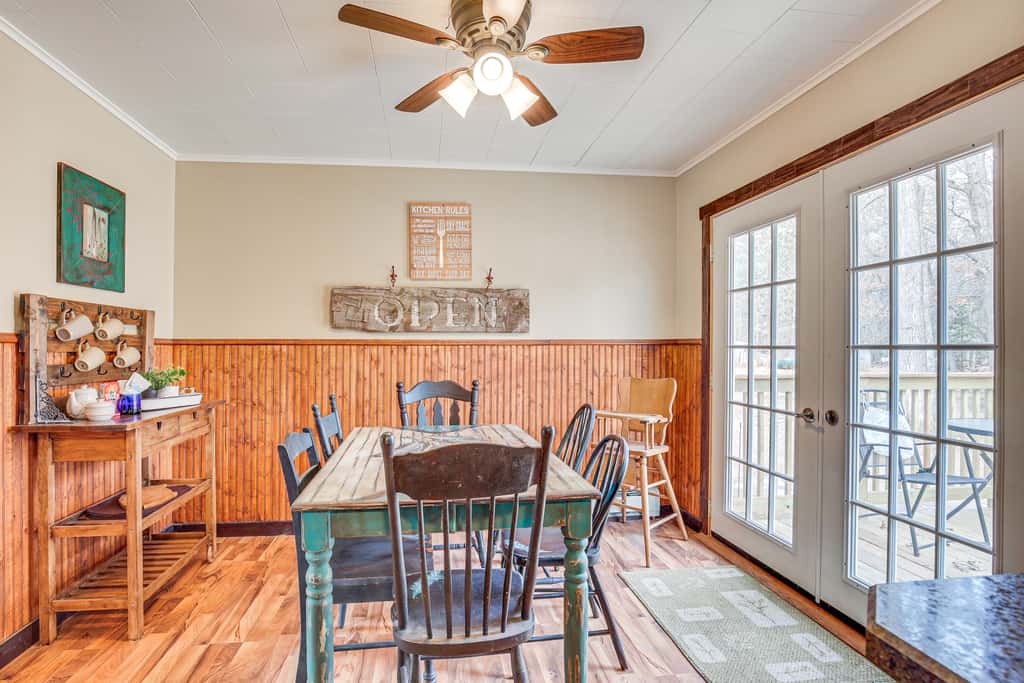 Hayward Home w/ Private Deck, Fire Pit & Kayak!