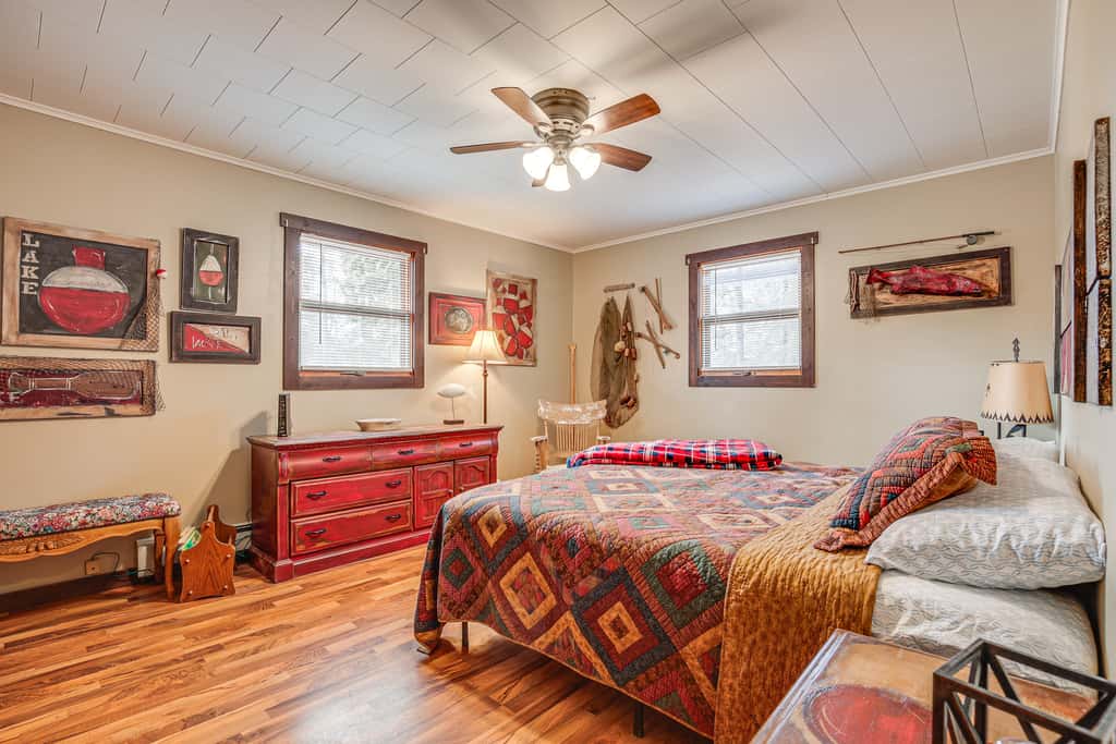 Hayward Home w/ Private Deck, Fire Pit & Kayak!