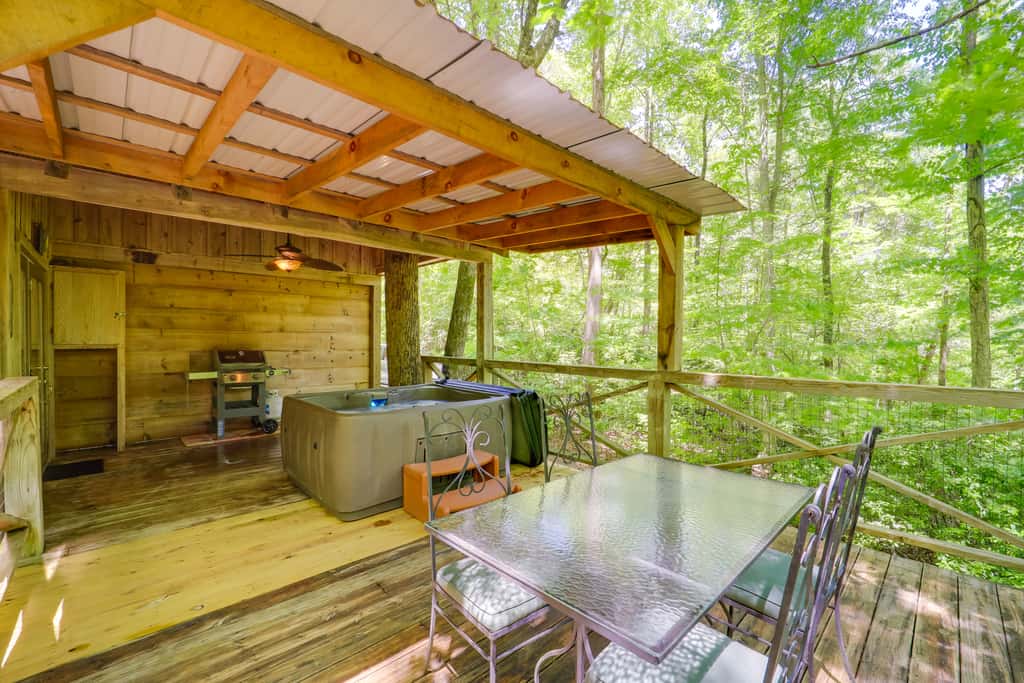 All-Season Sunroom + Hot Tub: Marion Cabin Retreat