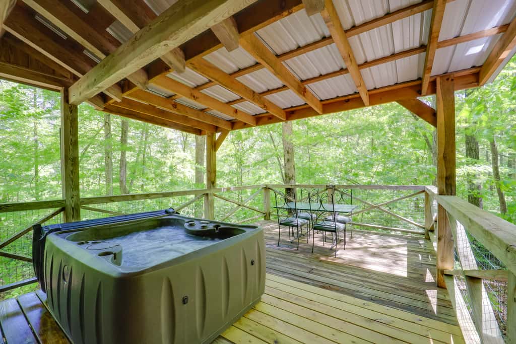 All-Season Sunroom + Hot Tub: Marion Cabin Retreat