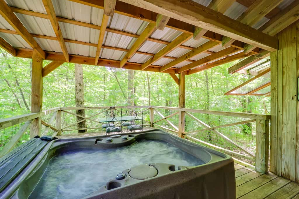 All-Season Sunroom + Hot Tub: Marion Cabin Retreat