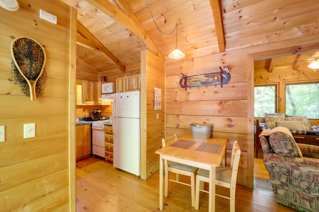 All-Season Sunroom + Hot Tub: Marion Cabin Retreat