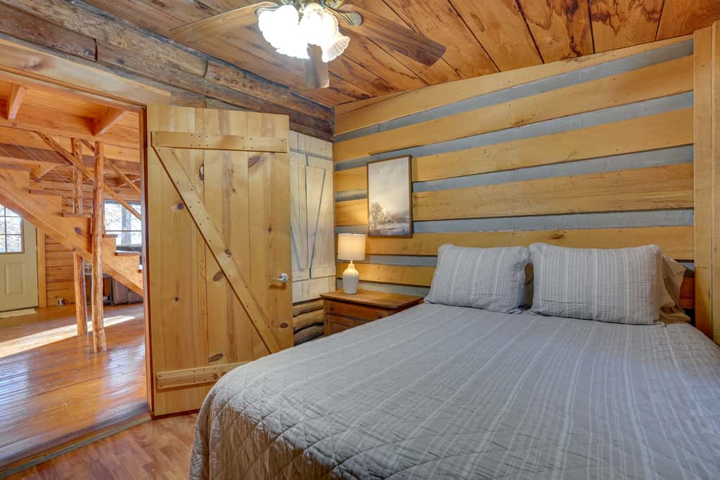 Access to Community Marina! Lake-View Murray Cabin