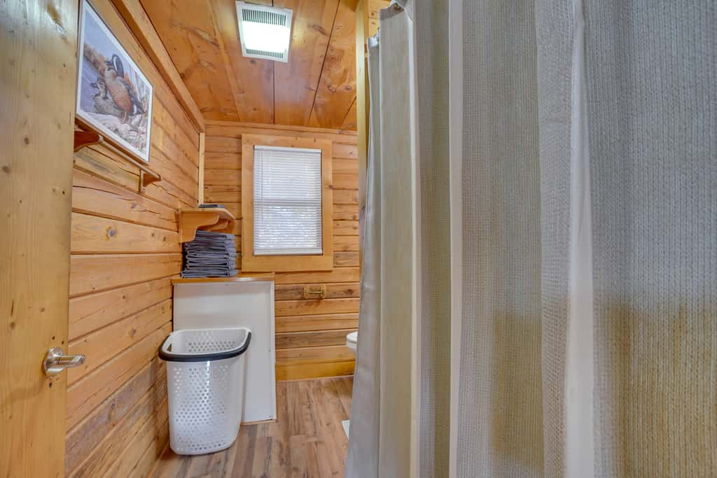Access to Community Marina! Lake-View Murray Cabin